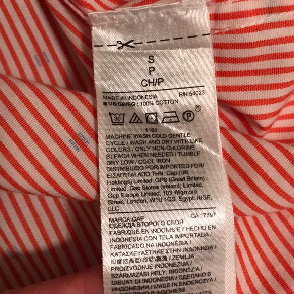 GAP Women's Fitted Boyfriend Button Up Shirt - Picture 10 of 11